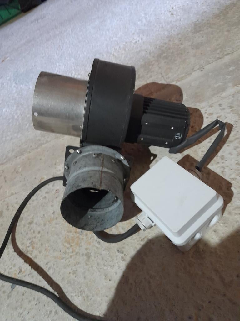 Amtek Rotron rookgasventilator, Doe-het-zelf en Verbouw, Ventilatie en Afzuiging, Ophalen of Verzenden, Zo goed als nieuw, Ventilator en Afzuiger