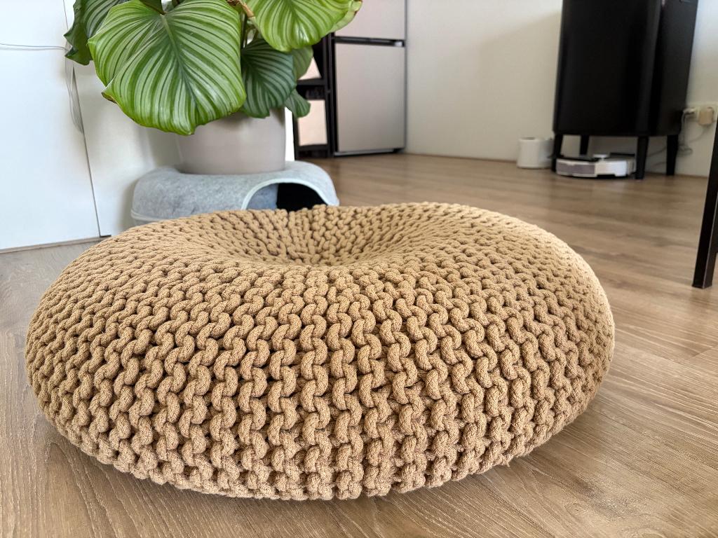 Loods 5 Handgemaakte gebreide Poef ottoman, Overige materialen, Scandinavisch, Ophalen of Verzenden, Zo goed als nieuw