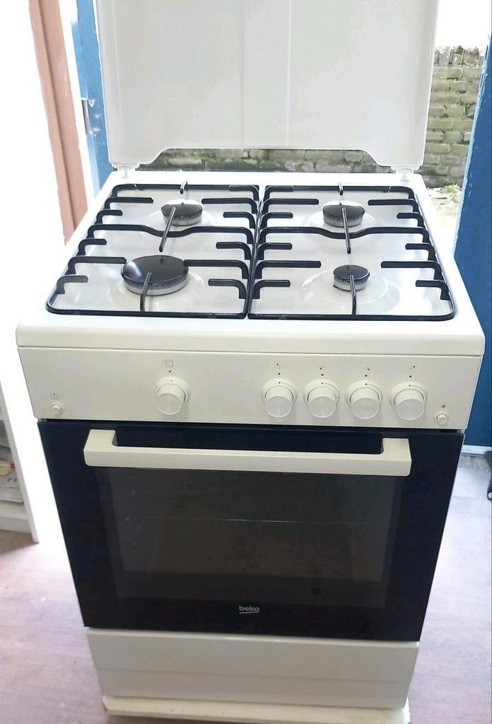 Fornuis Beko, Ophalen, 4 kookzones, Zo goed als nieuw, Gas