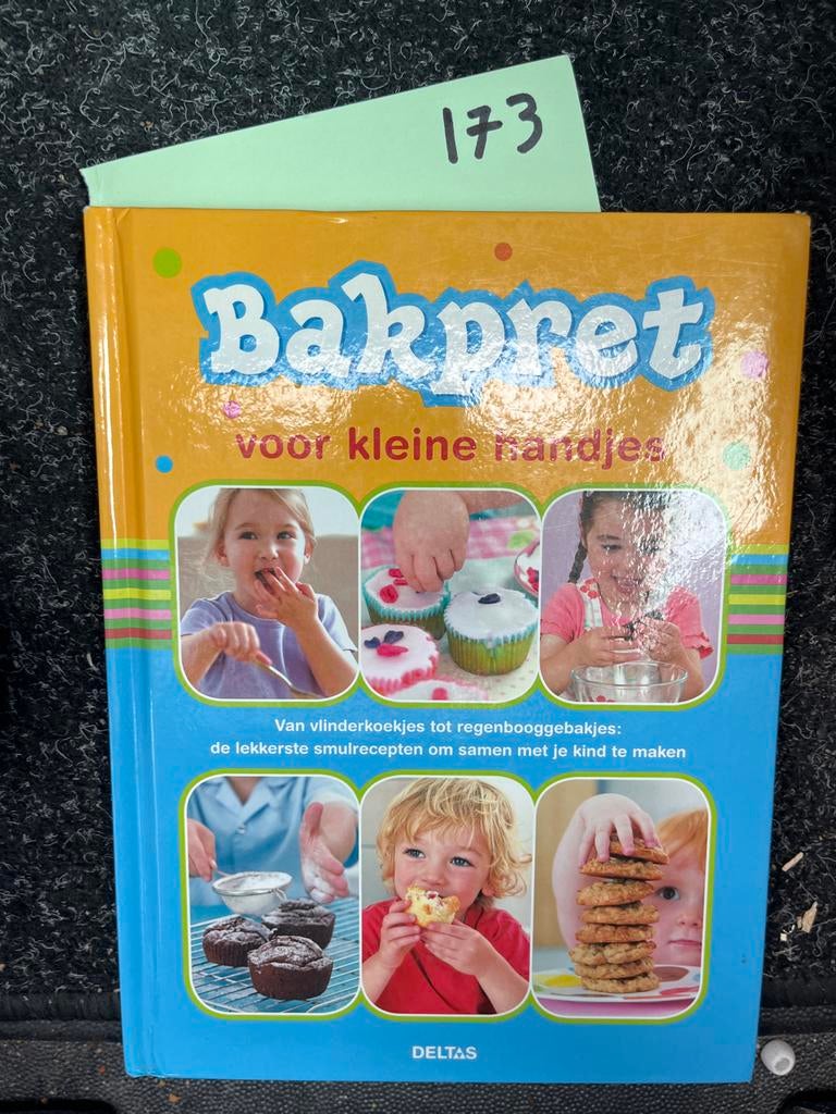 Bakpret voor kleine handjes - Kinderbakboek, Boeken, Ophalen of Verzenden, Zo goed als nieuw, Overige gebieden, Taart, Gebak en Desserts