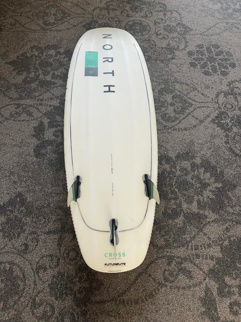 North Cross kitesurfboard, Watersport en Boten, Kitesurfen, Ophalen, Kiteboard, Zo goed als nieuw, Directional