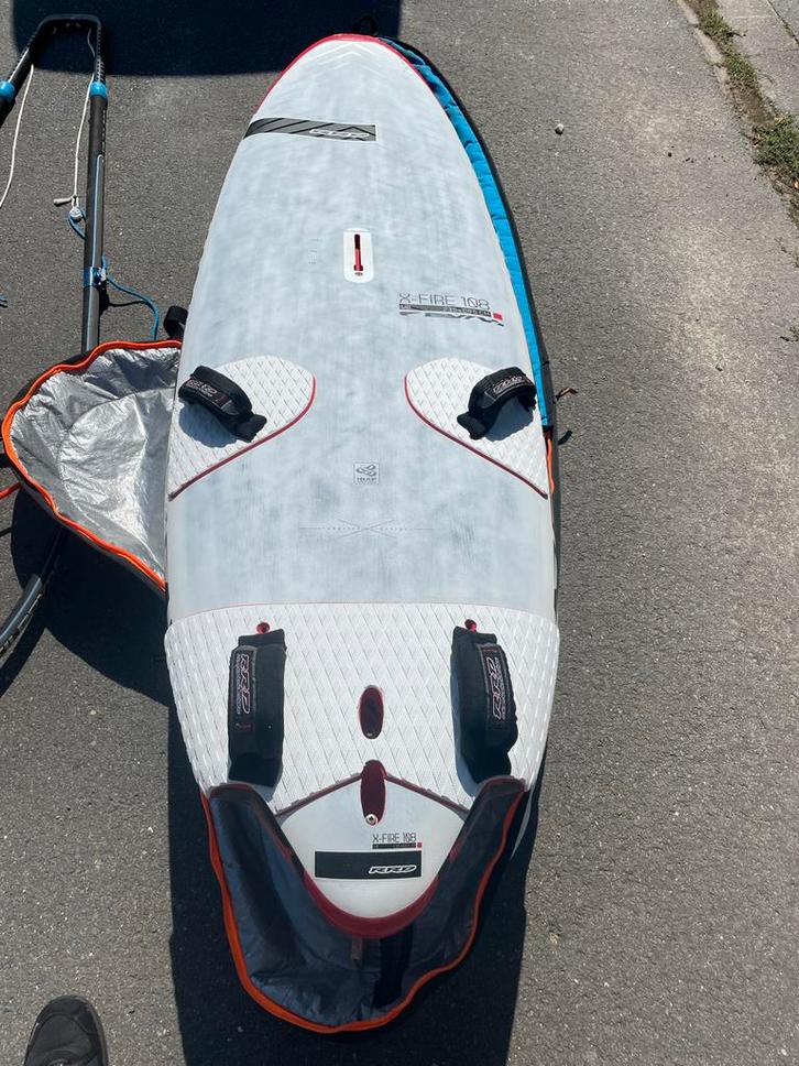 RRD X-Fire 108 liter V8 Windsurf Slalomboard, Watersport en Boten, Windsurfen, Gebruikt, Plank, Minder dan 250 cm, Ophalen of Verzenden