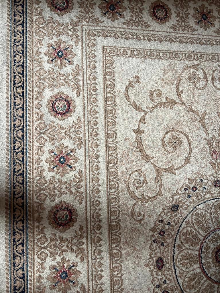 Crèmekleurig tapijt met klassiek patroon, Huis en Inrichting, Stoffering | Tapijten en Kleden, Ophalen, 150 tot 200 cm, 200 cm of meer