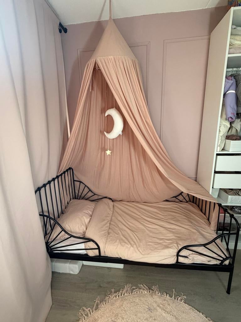 Zwart IKEA Minnen bed - peuterbed, meegroeibed, Huis en Inrichting, Ophalen, Eenpersoons, Zwart, 190 cm of minder