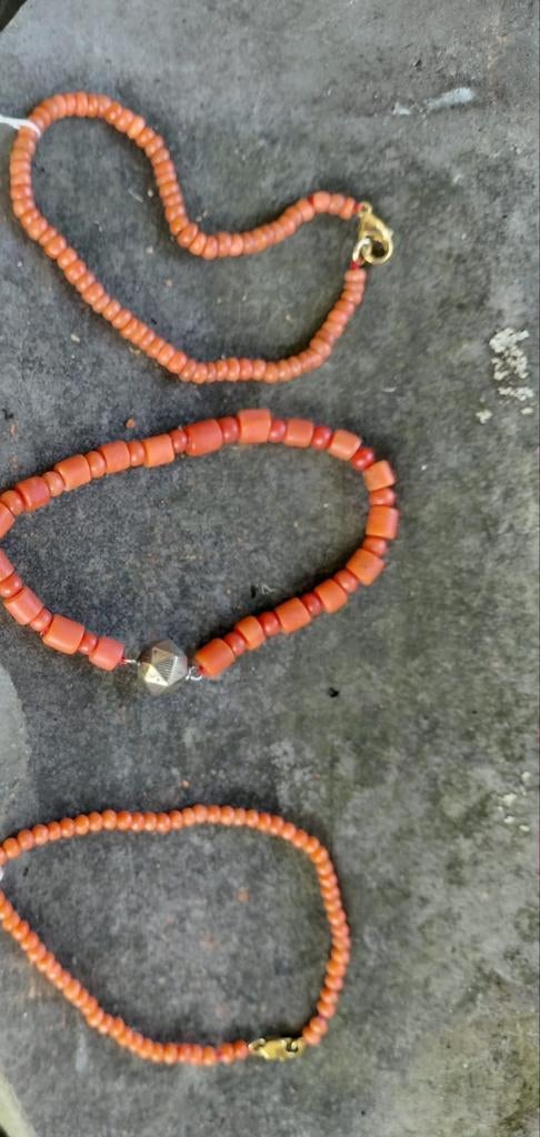 voorjaarssale,bloedkoraal-armbande, Ophalen of Verzenden, Zo goed als nieuw, Rood
