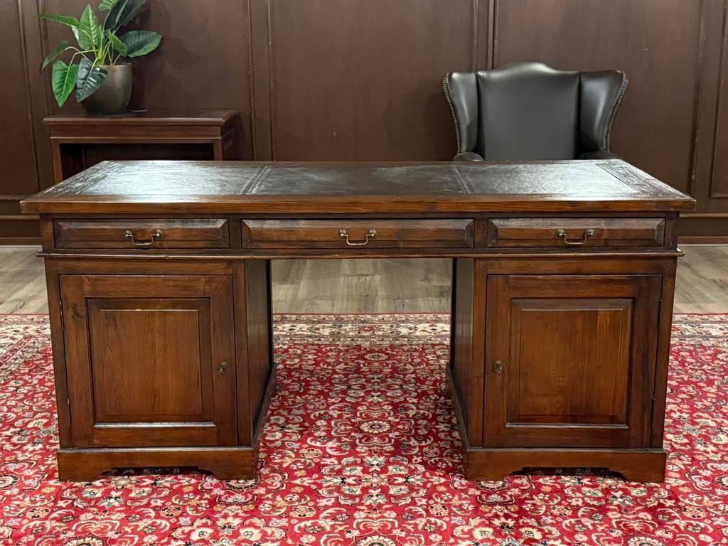 Klassiek Engels bureau #660