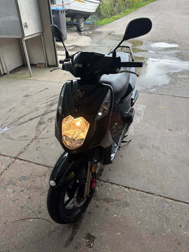 Sym scooter geel kenteken, Ophalen, Overige modellen, Maximaal 45 km/u, Zo goed als nieuw