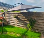 Grijze (en wit) zweefparasol met stang en hoes, Ophalen of Verzenden, Zo goed als nieuw, Zweefparasol