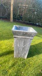 Zinken bloembak 70 cm hoog, Tuin en Terras, Minder dan 30 cm, Rond, Ophalen of Verzenden, Zo goed als nieuw