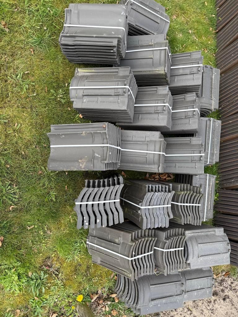 175 Monier 5 dakpannen mat zwart - Nieuw (2024), Doe-het-zelf en Verbouw, Dakpannen en Dakbedekking, Ophalen, Steen of Klei, Zwart