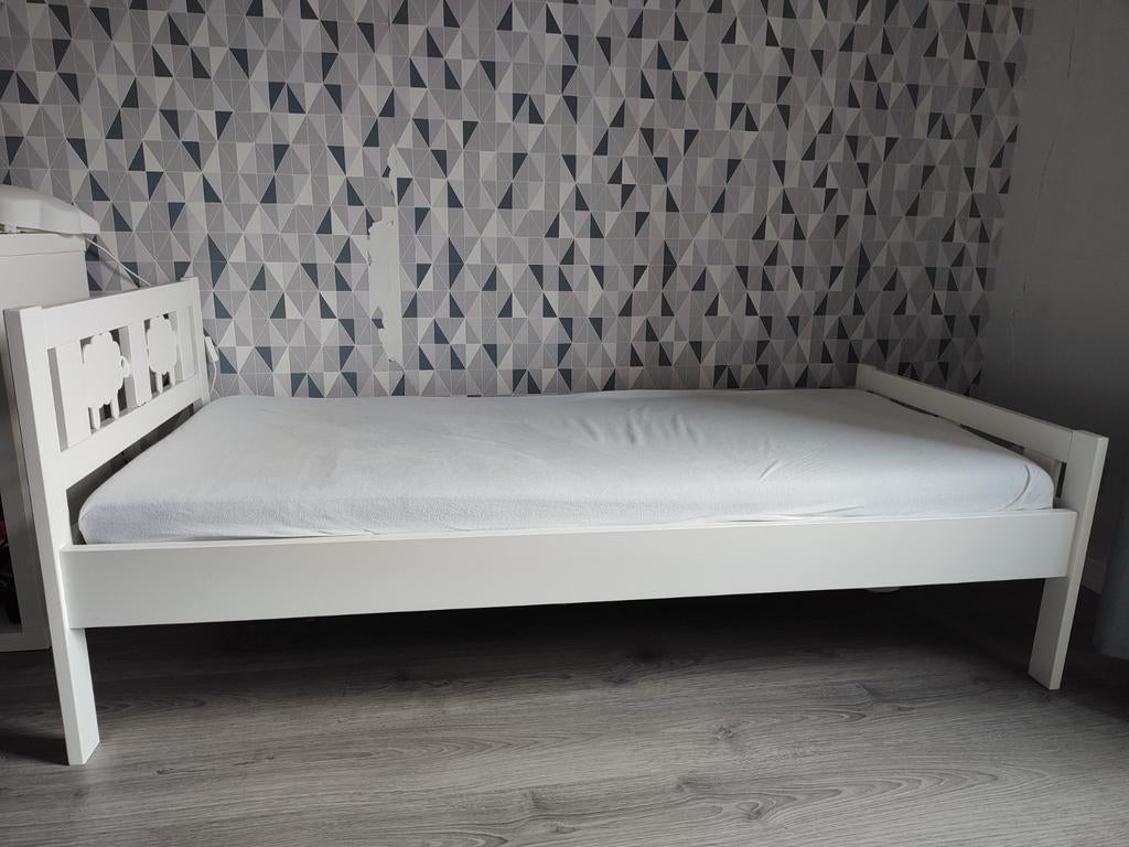 Peuterbed kritter ikea met matras wit, Kinderen en Baby's, Kinderkamer | Bedden, Gebruikt, 70 tot 85 cm, 140 tot 160 cm, Ophalen