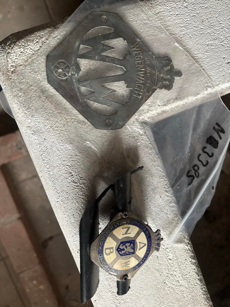 Vintage ANWB Wegenwacht emblemen - Set van 2, Verzamelen, Ophalen of Verzenden, Gebruikt, Gebruiksvoorwerp