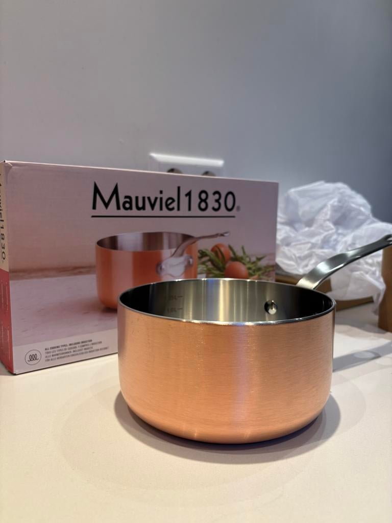 Nieuwe Mauviel 1830 Sauspan 16 cm rvs/koper 1,49 L, Kookpan of Snelkookpan, Nieuw, Ophalen of Verzenden, Keramische plaat