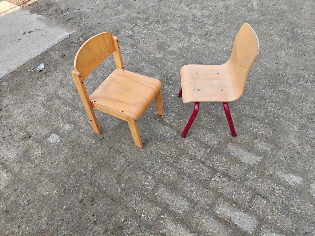 Twee gebruikte peuterstoelen, Kinderen en Baby's, Kinderkamer | Tafels en Stoelen, Ophalen of Verzenden, Gebruikt, Stoel(en)