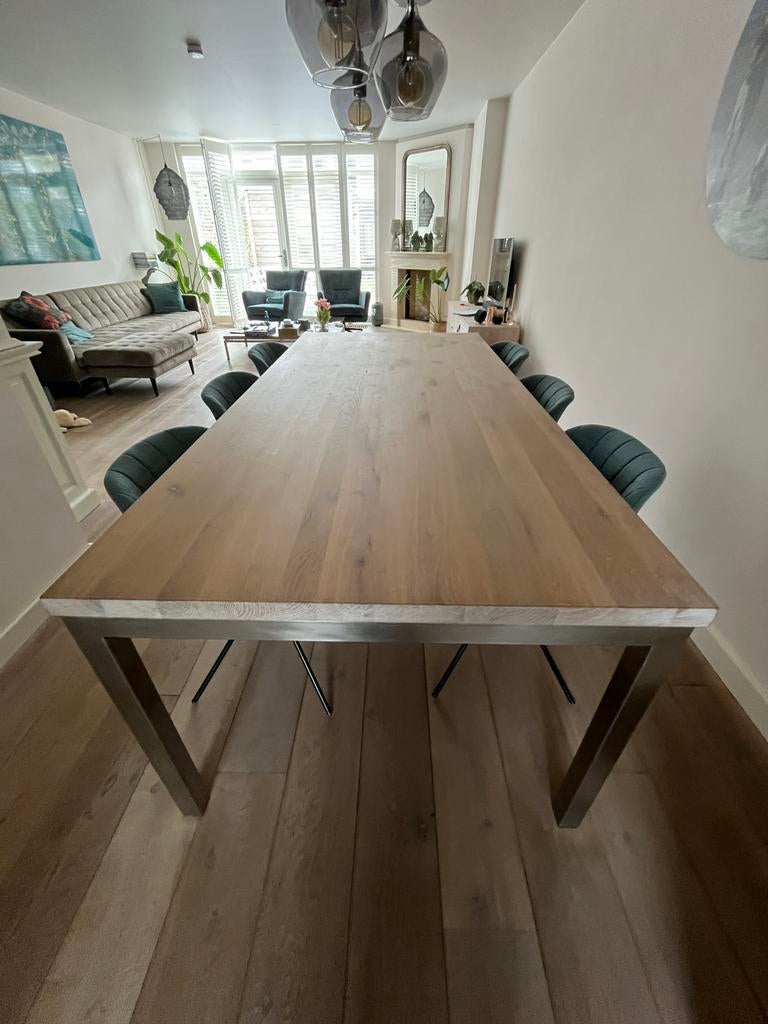 Massief eikenhouten eettafel met roestvrijstalen onderstel, Huis en Inrichting, Tafels | Eettafels, Ophalen, Gebruikt, 100 tot 150 cm