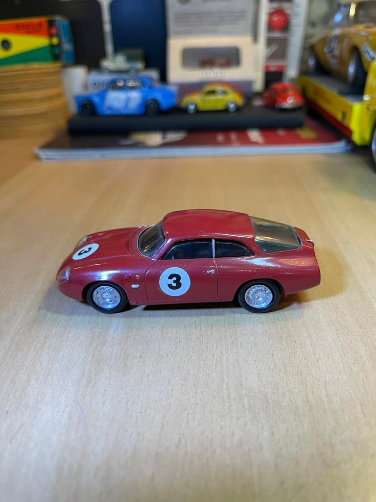 Provence Moulage Alfa Romeo Giulietta SZ N°19 – Coupe Des Alpes 1956 – Miniature 1/43 (sans Boîte)