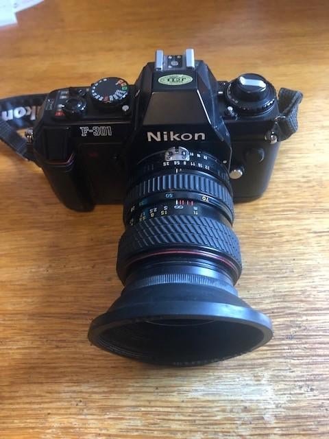 Nikon F 301 met Tokina 28-70 mm lens, Ophalen of Verzenden, Gebruikt, Spiegelreflex, Canon