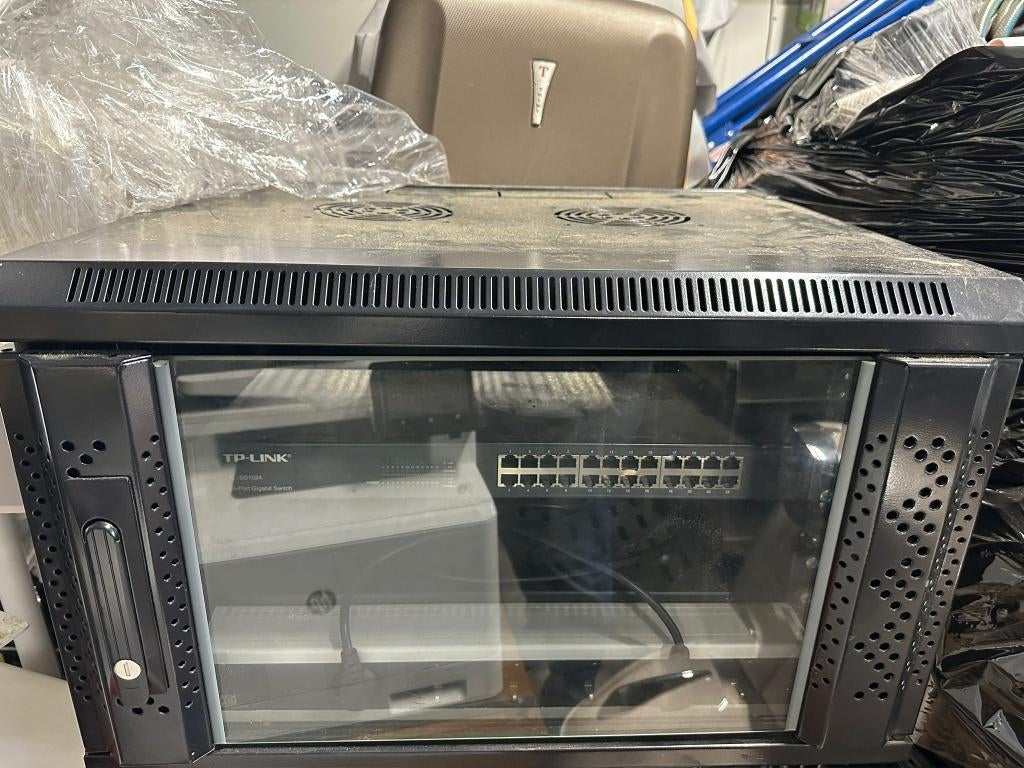Patchkast / Serverkast, Computers en Software, Serverkasten, Ophalen, Zo goed als nieuw, Glas, Plaatstaal