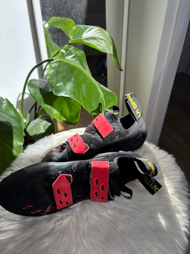 Boulderschoenen, la sportiva, Ophalen of Verzenden, Zo goed als nieuw, Klimsportschoenen