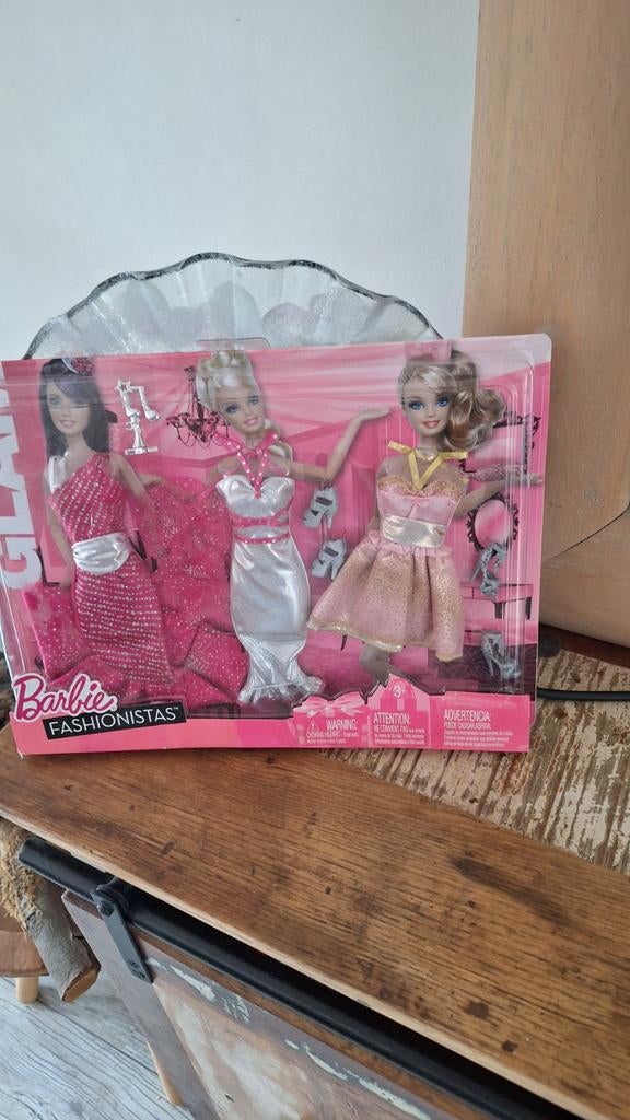 Barbie Fashionistas Glam Fashion Pack 2009/2010, Ophalen of Verzenden, Nieuw