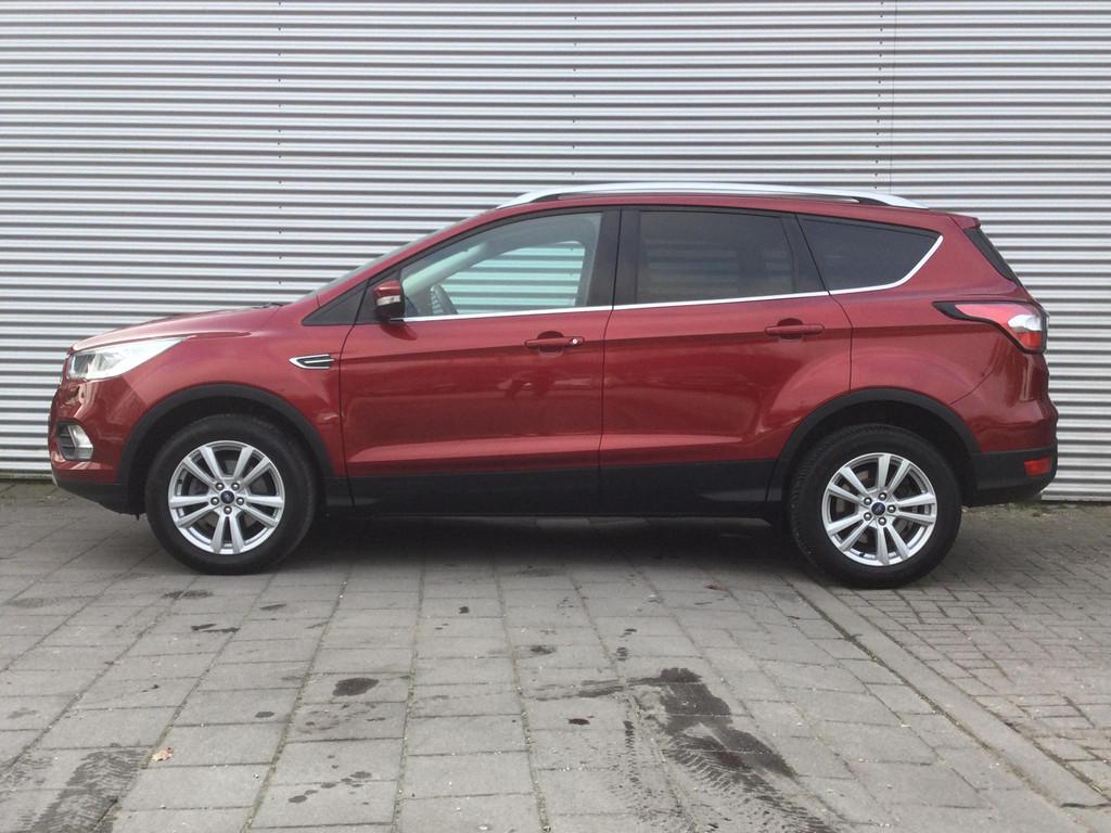 Ford Kuga 1.5 EcoBoost Titanium | Trekhaak | Stoelverwarming, Auto's, Ford, Voorwielaandrijving, Euro 6, 4 cilinders, Leder en Stof