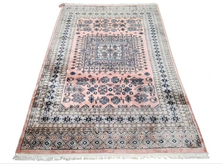 Handgeknoopt oosters wol Karachi tapijt soft pink 124x180cm, Huis en Inrichting, Stoffering | Tapijten en Kleden, Gebruikt, 100 tot 150 cm