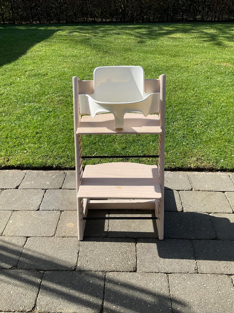 Stokke Tripp Trapp stoel wit met beugel, Kinderen en Baby's, Kinderstoelen, Ophalen, Gebruikt, Meegroeistoel, Stoelverkleiner