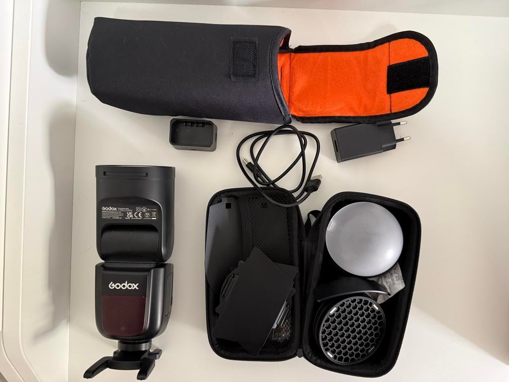 Godox V1c (Canon) flitser met AK-R1 accessoireset, Audio, Tv en Foto, Fotografie | Flitsers, Ophalen of Verzenden, Zo goed als nieuw