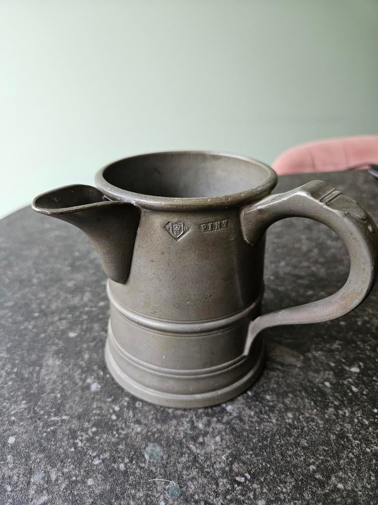 Antieke Engelse tinnen maatbeker uit 1890, Ophalen