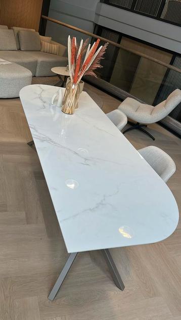 Eettafel keramiek 240x90 beschikbaar voor biedingen