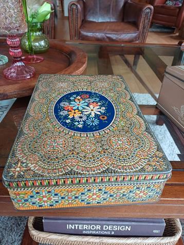 Brocante oud kralenblik blik metaal Holland bloemen  beschikbaar voor biedingen