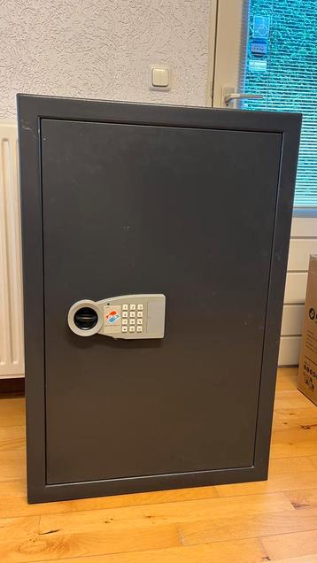 Elektronische Holland Safety kluis met cijferslot beschikbaar voor biedingen