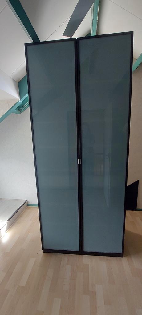 Pax kasten bruin met melkglas deuren 2 deurs kast, Huis en Inrichting, Kasten | Kledingkasten, Gebruikt, 200 cm of meer, 50 tot 100 cm