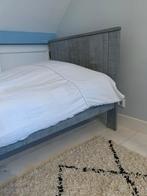 Eenpersoonsbed grijs hout met lattenbodem en matras, 90 cm, Eenpersoons, Ophalen of Verzenden, Zo goed als nieuw