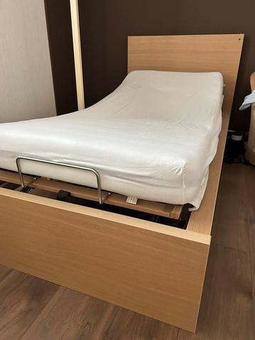 TE KOOP: zgan eenpersoons bed!! beschikbaar voor biedingen