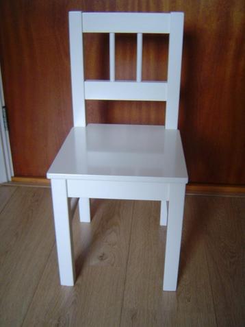 houten stoeltje voor kind  beschikbaar voor biedingen