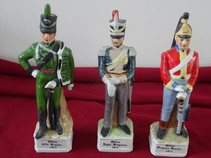 Napoleon Bonaparte beeldjes porselein soldaten beeld 1815, Verzamelen, Militaria | Algemeen, Landmacht, Miniatuur of Beeldje, Overige gebieden