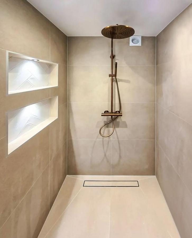 "Transformeer uw badkamer complete renovatie, Diensten en Vakmensen, Stukadoors en Tegelzetters, Metselen, Mozaïek, Pleisterwerk