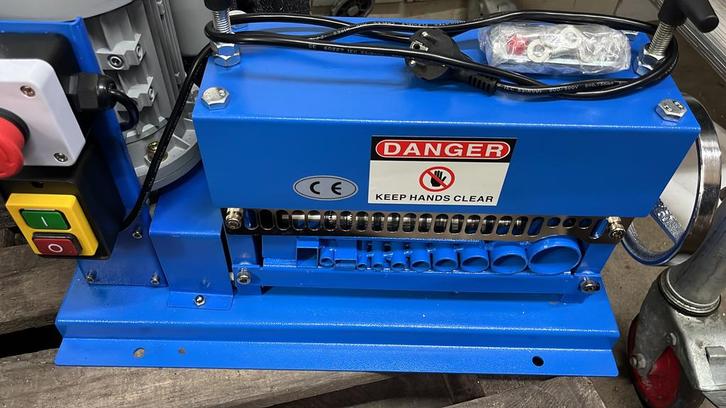 🆕⚡️Kabelstripper machine⚡️kabelpelmachine kabelstripmachine, Doe-het-zelf en Verbouw, Gereedschap | Overige machines, Nieuw, Ophalen