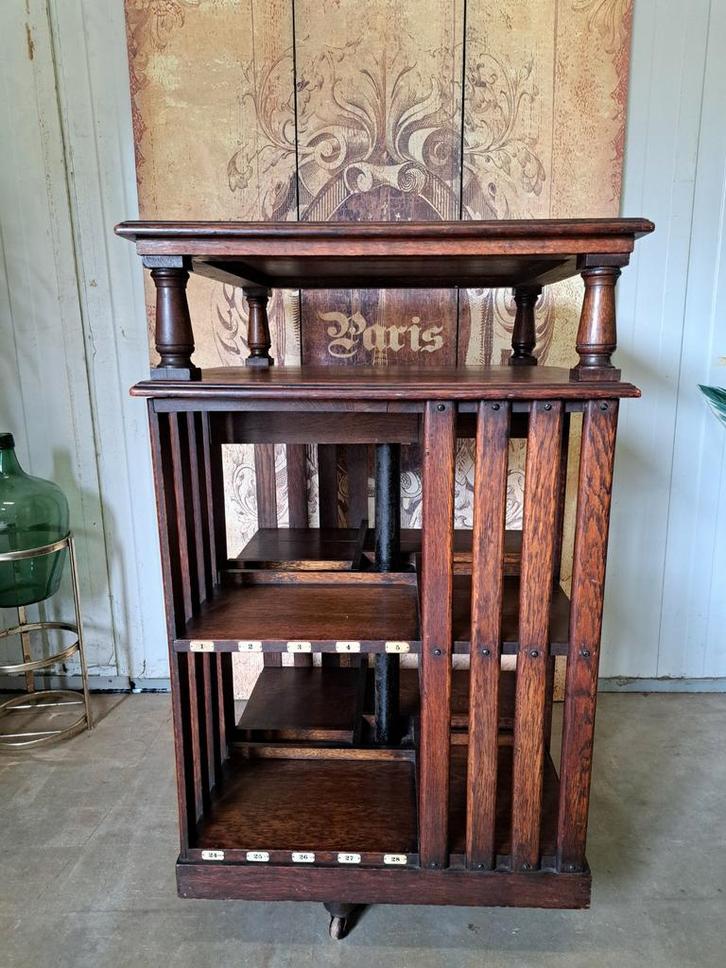 Antieke grote eiken boekenmolen, 112 cm hoog, 67x67 cm, Huis en Inrichting, Kasten | Boekenkasten, Gebruikt, 50 tot 100 cm, 100 tot 150 cm