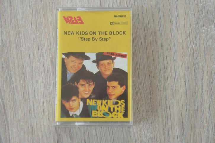 MC == NEW KIDS ON THE BLOCK == STEP BY STEP, Cd's en Dvd's, Cassettebandjes, Overige genres, 2 t/m 25 bandjes, Verzenden