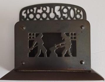 Antiek koperen brieven standaard beschikbaar voor biedingen