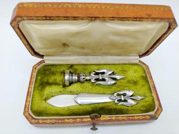 Foedraal met zilveren lakstempel en papierclip, ca. 1910 beschikbaar voor biedingen