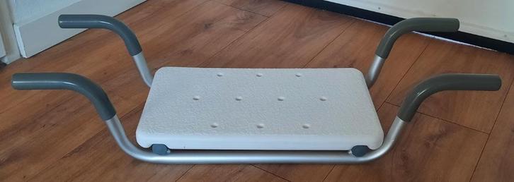 Badzit / Badstoel / tafeltje Merk: Potetika ( z.g.a.n.), Huis en Inrichting, Badkamer | Badtextiel en Accessoires, Gebruikt, Overige typen