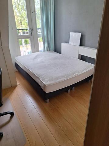 2 persoonsbed 160 x 200  boxspring