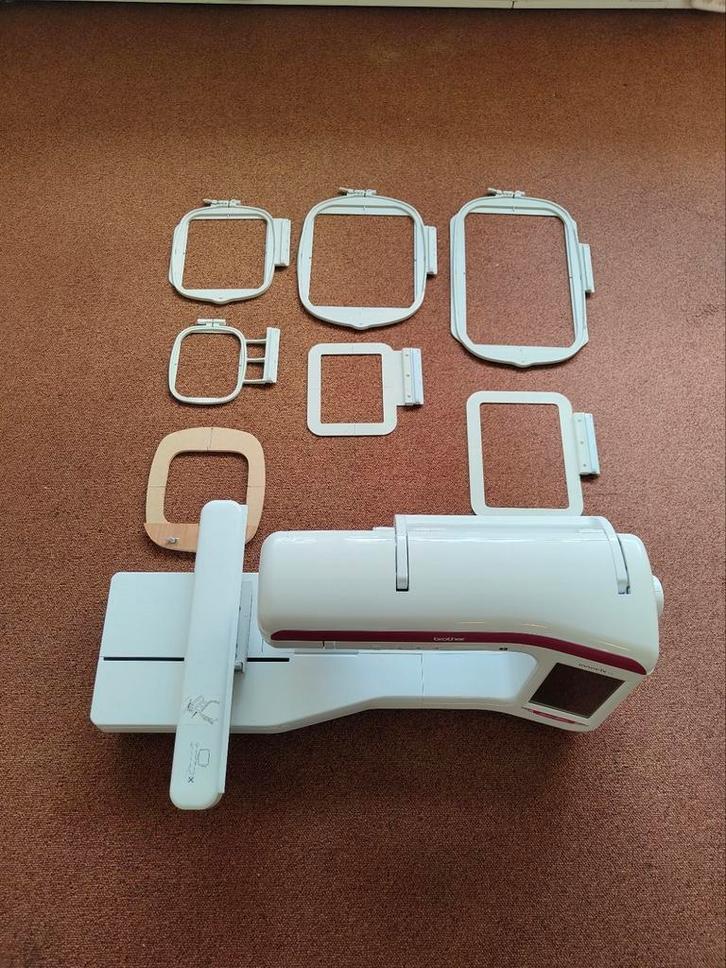 Brother Innov-is V3 Limited Edition Borduurmachine, Hobby en Vrije tijd, Borduren en Borduurmachines, Zo goed als nieuw, Borduurmachine