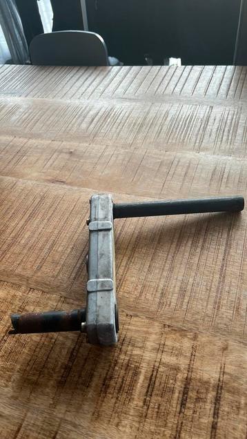 Slinger Hatz beschikbaar voor biedingen