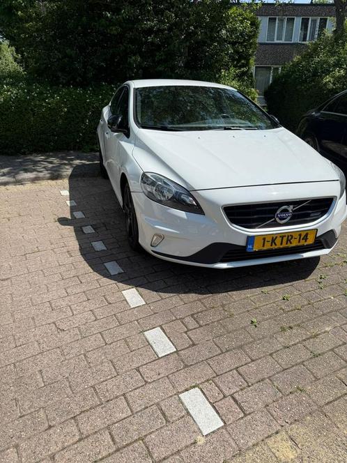 Volvo V40 1.6 D2 R-design 2013 Wit | tweede eigenaar, Auto's, Volvo, Particulier, V40, Diesel, A, Hatchback, Handgeschakeld, Origineel Nederlands