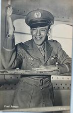 Ansichtkaart met Filmster Fred Astaire als Militair, Ophalen of Verzenden, 1940 tot 1960, Ongelopen, Sterren en Beroemdheden