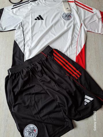 Ajax trainings set (nieuw) beschikbaar voor biedingen